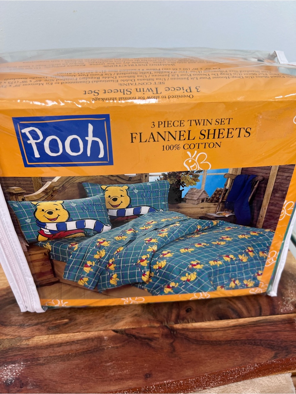 Vintage Pooh 3-Piece Twin Flannel Sheets - Most Blustery Day - Winnie the Pooh - Picture 7 of 9